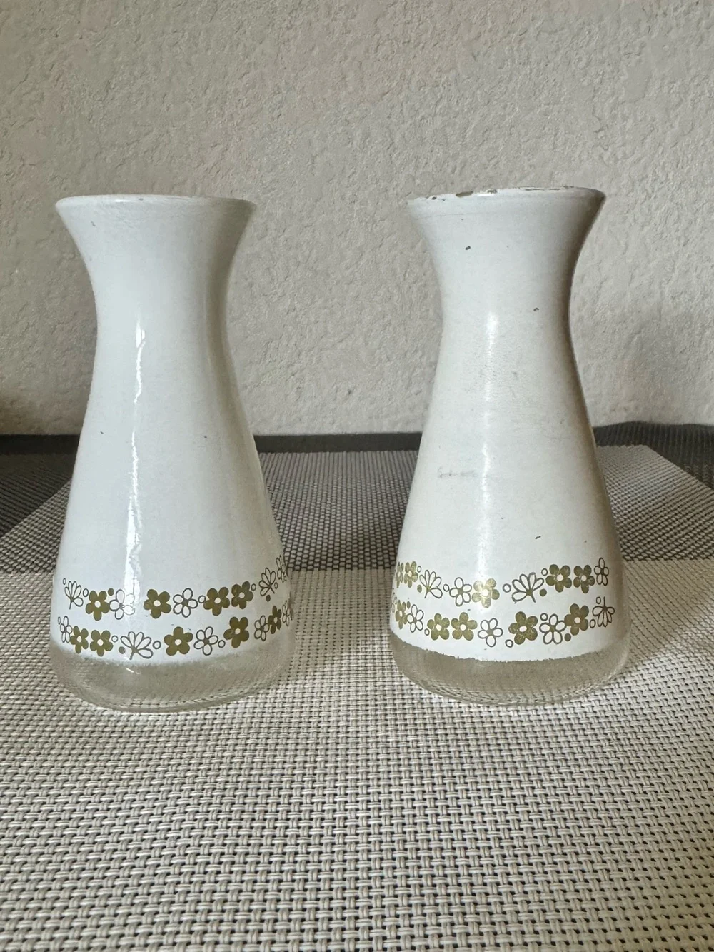 Pyrex Spring Blossom Shakers - Picture 2 of 7